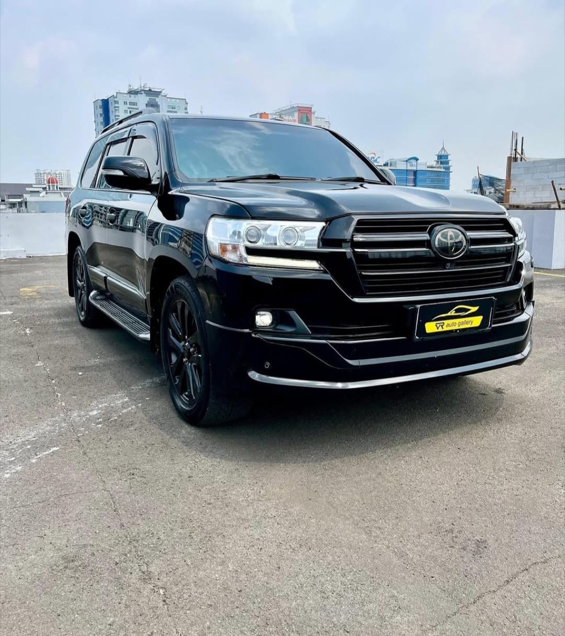 Toyota Land Cruiser VXR 200 ATPM 4.5 Facelift