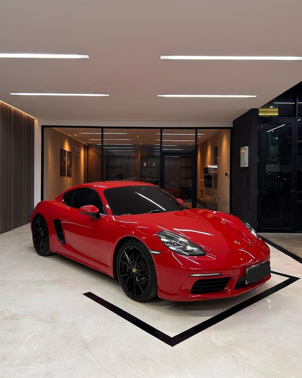 Porsche 718 Cayman 2.0L AT