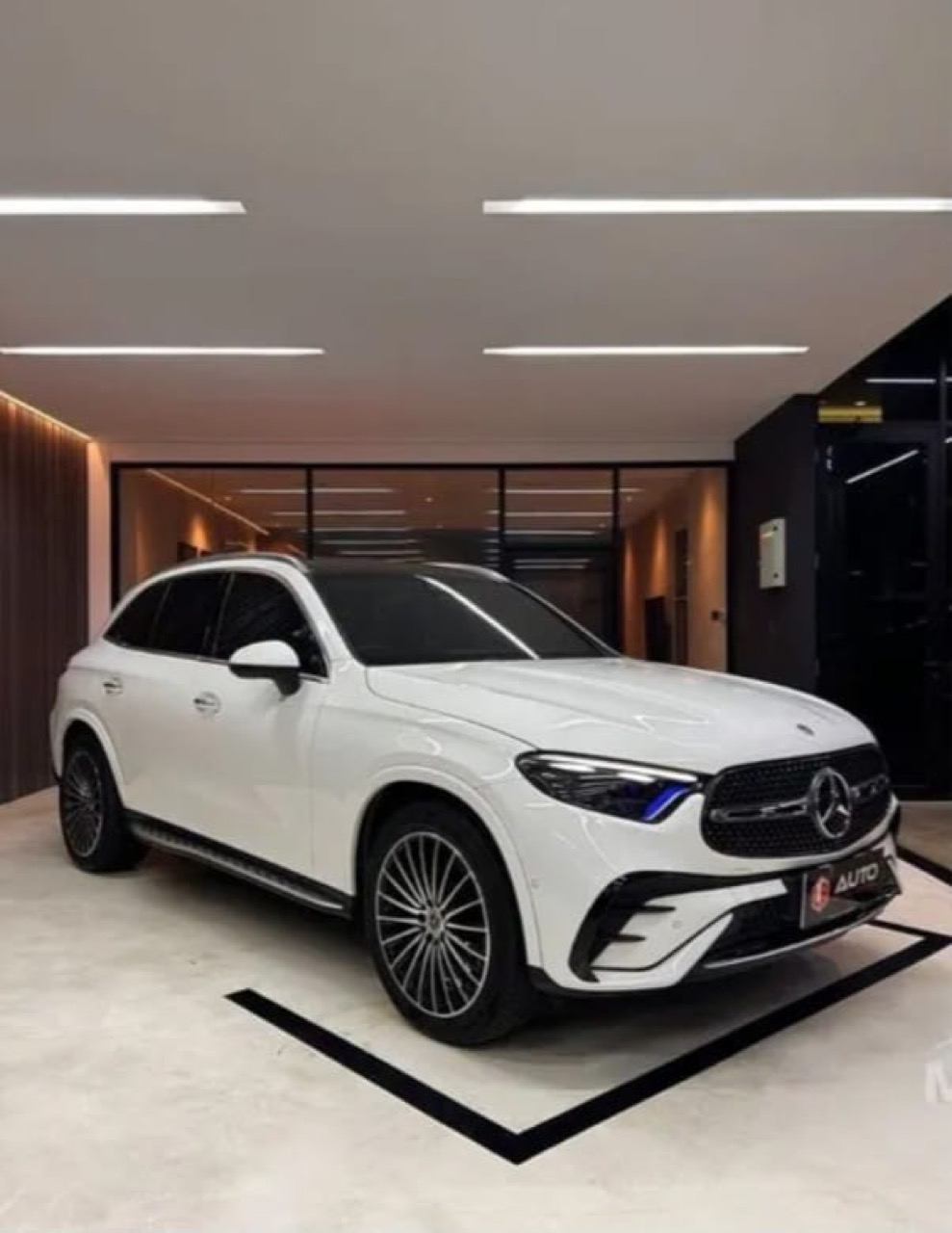 Mercedes Benz GLC300 2.0 AMG Line