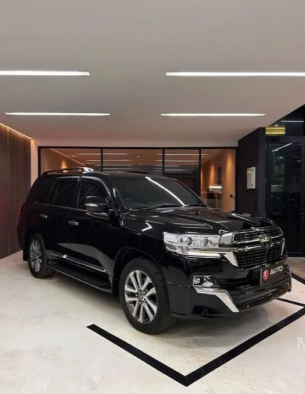 TOYOTA Land Cruiser VXR 200