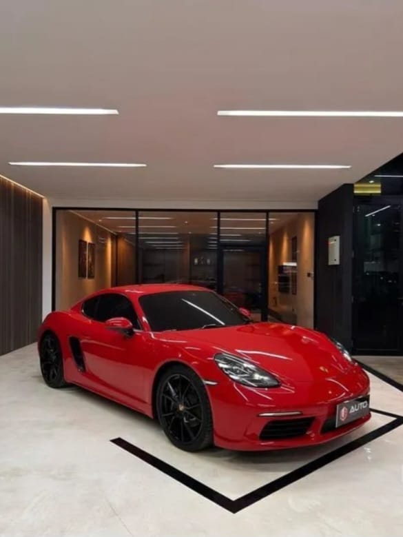 PORSCHE 718 CAYMAN