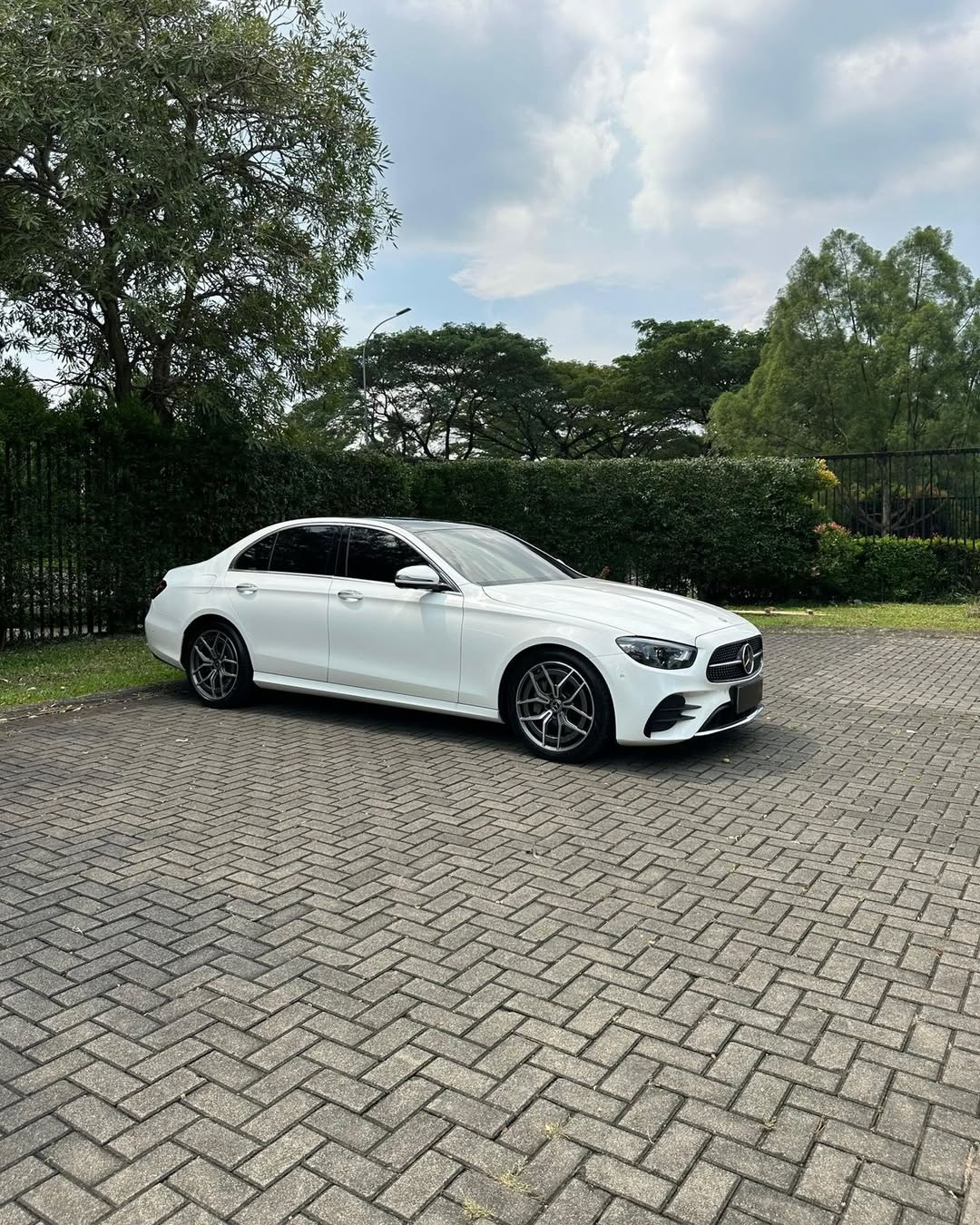 Mercedes Benz E300 AMG W213