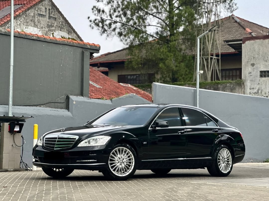 Mercedes Benz S600 L V12 5.5L Twin Turbo W221 Facelift Model