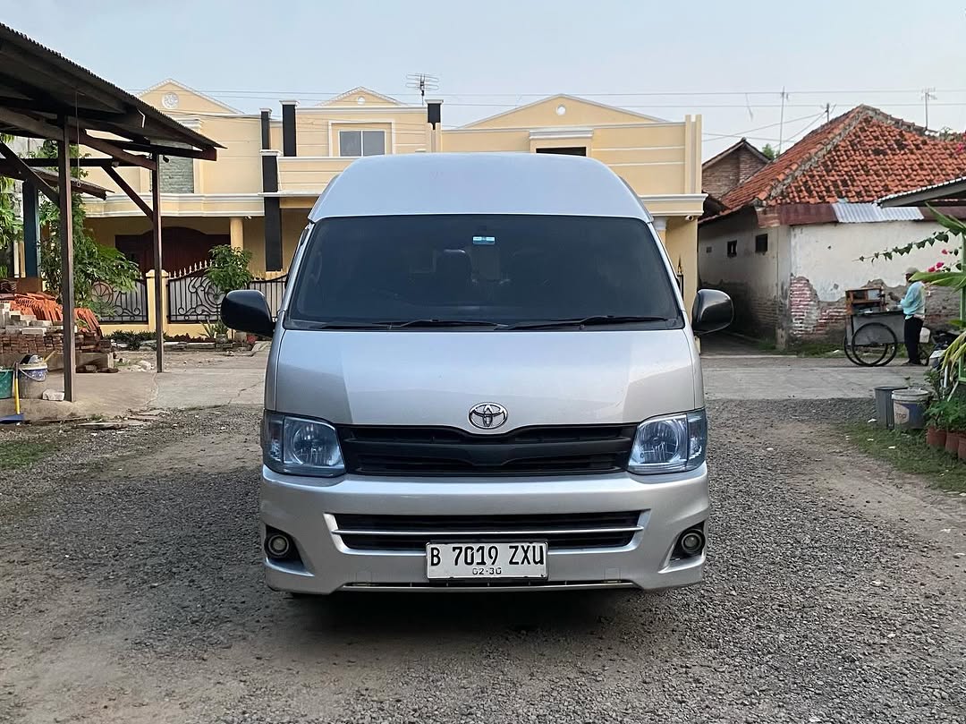 Toyota Hiace Commuter