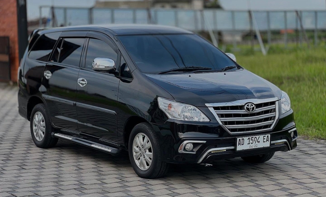 Toyota Grand Innova Barong 2.5 G AT