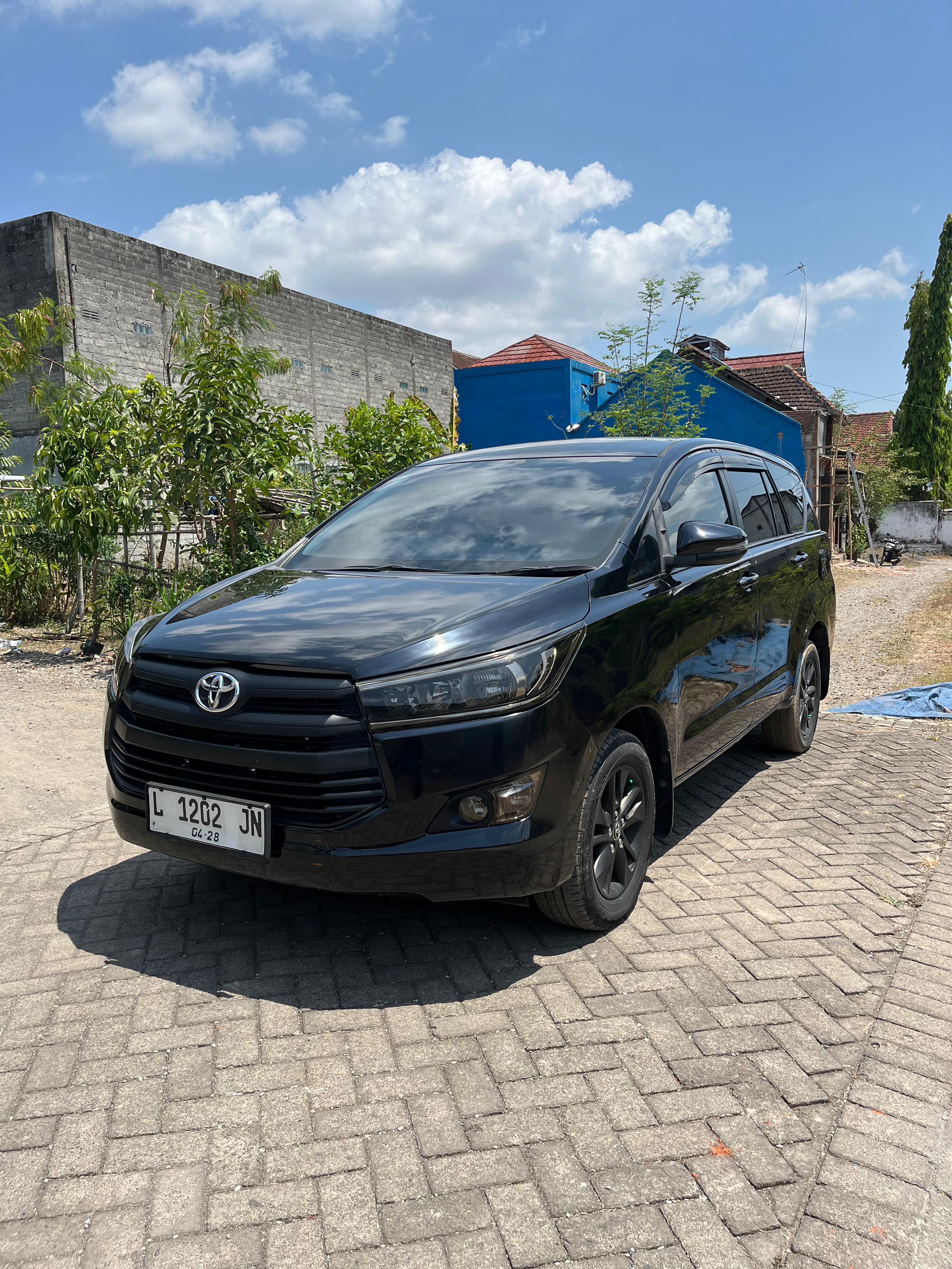 TOYOTA INNOVA 2.0 G AT
