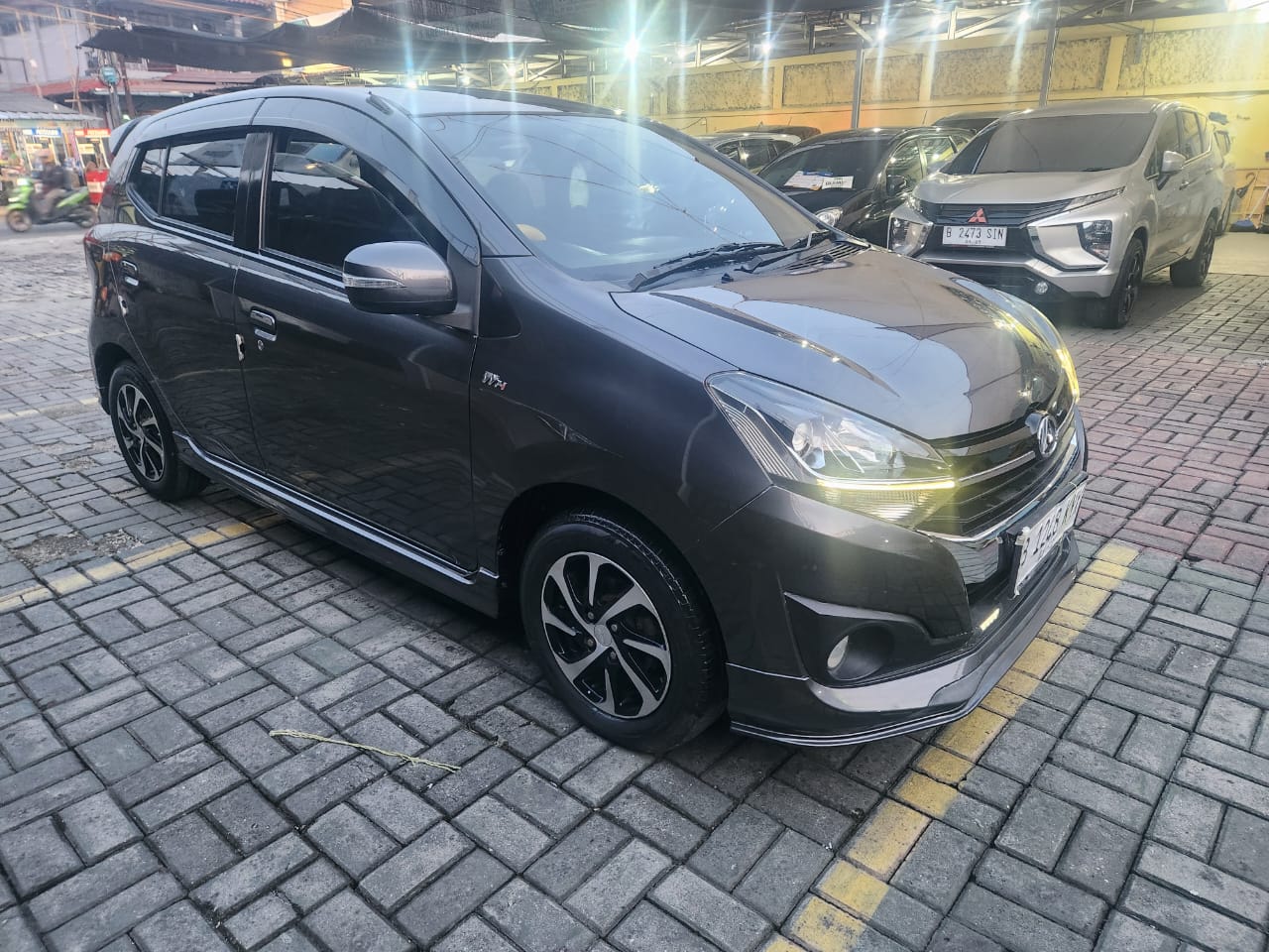 Daihatsu Ayla 1.2 R Deluxe