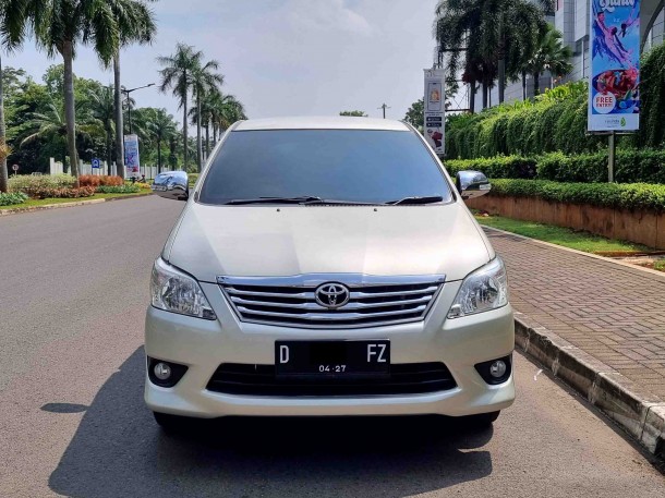 Toyota Innova 2.5 G Diesel Automatic