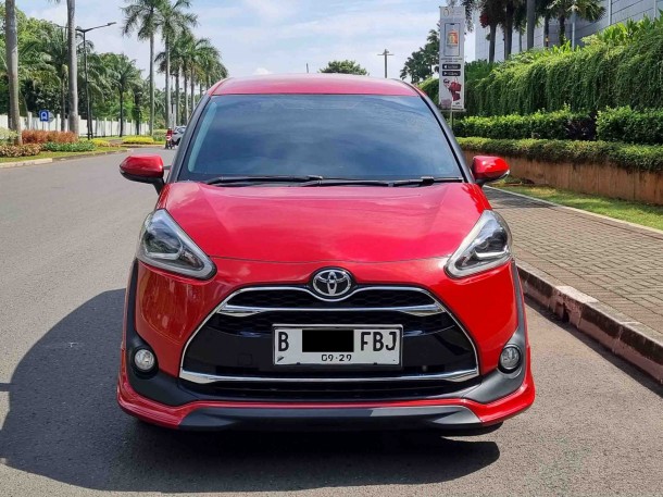 Toyota Sienta 1.5 Q  Automatic