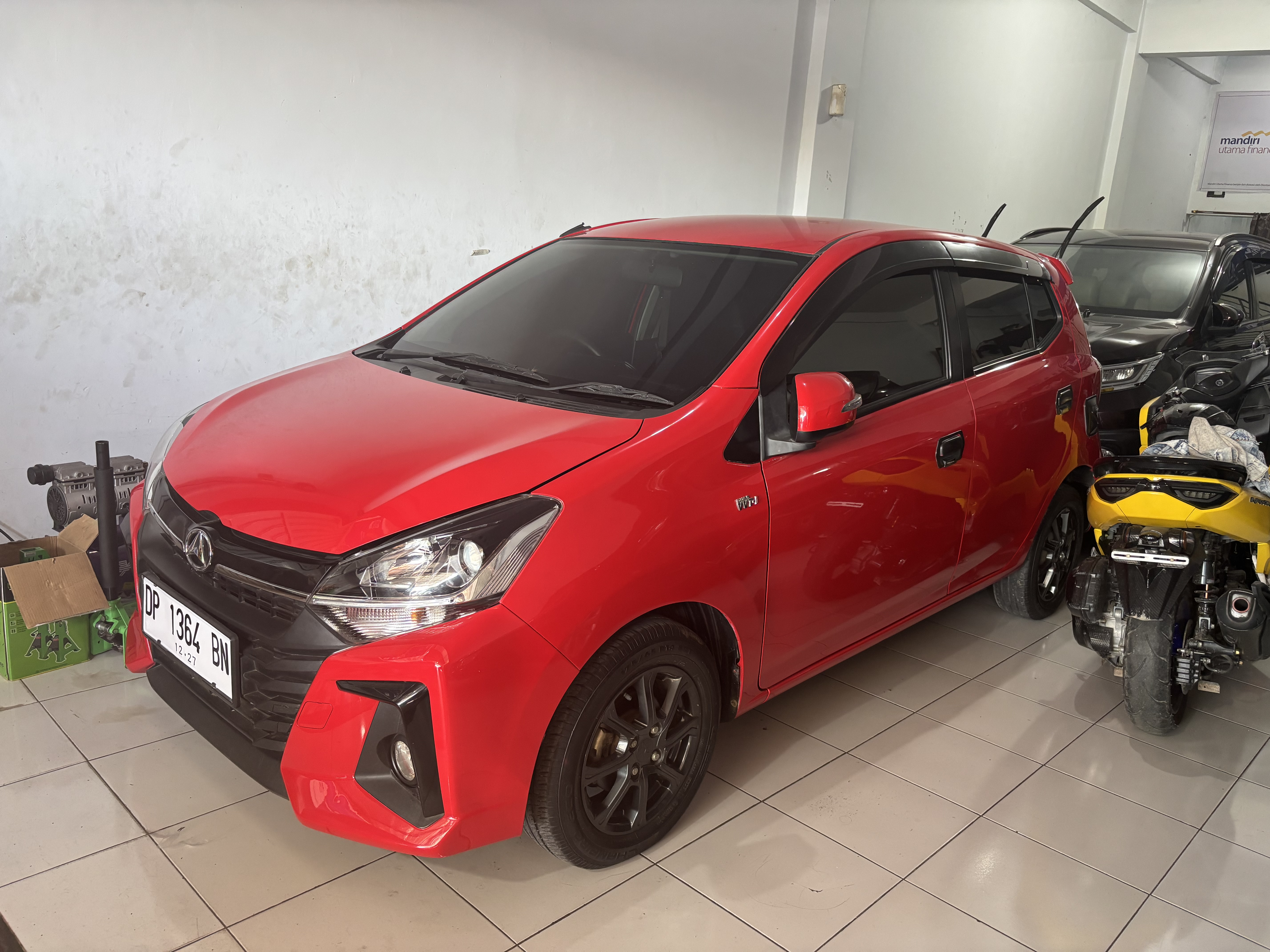Daihatsu Ayla R MT