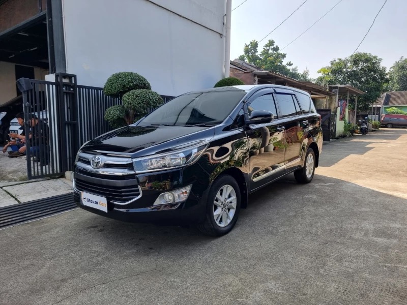 Toyota Innova 2.4 V Automatic