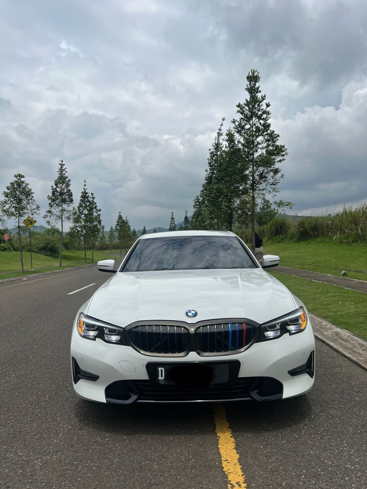 BMW 320i CKD AT
