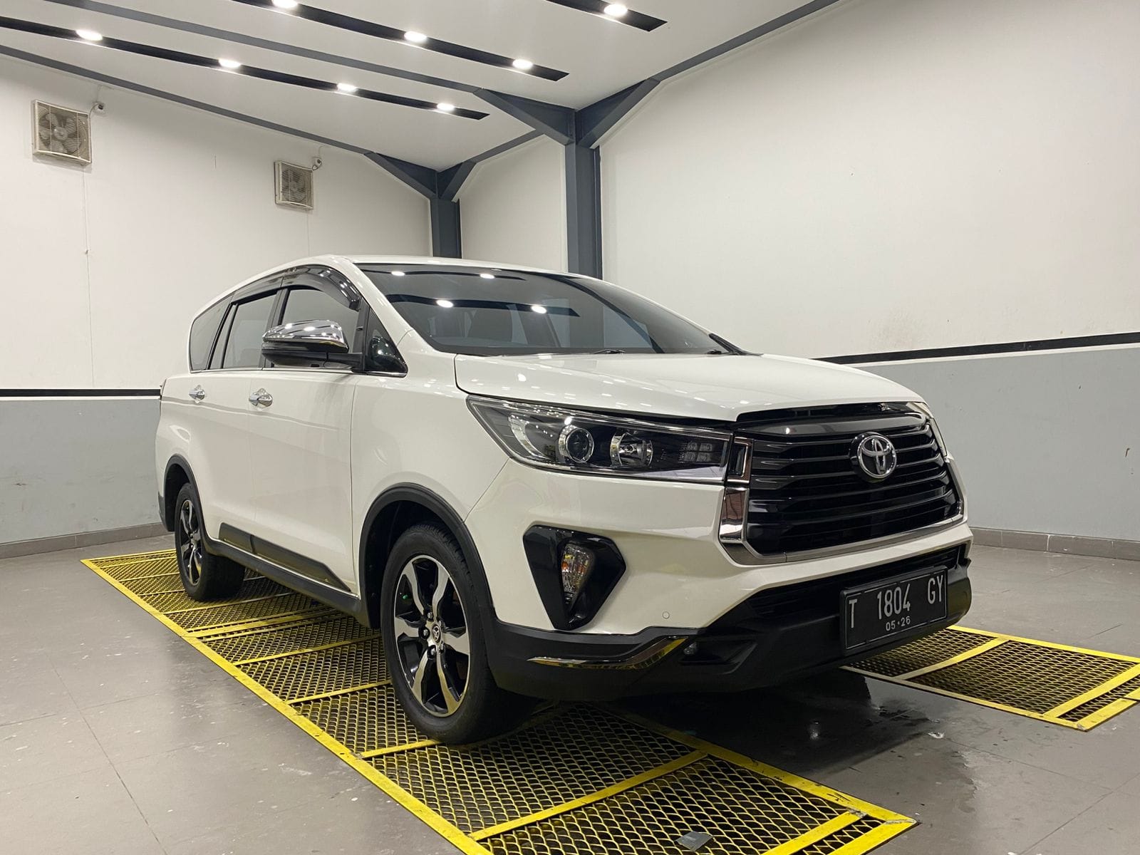 Toyota Innova 2.5 Venturer AT