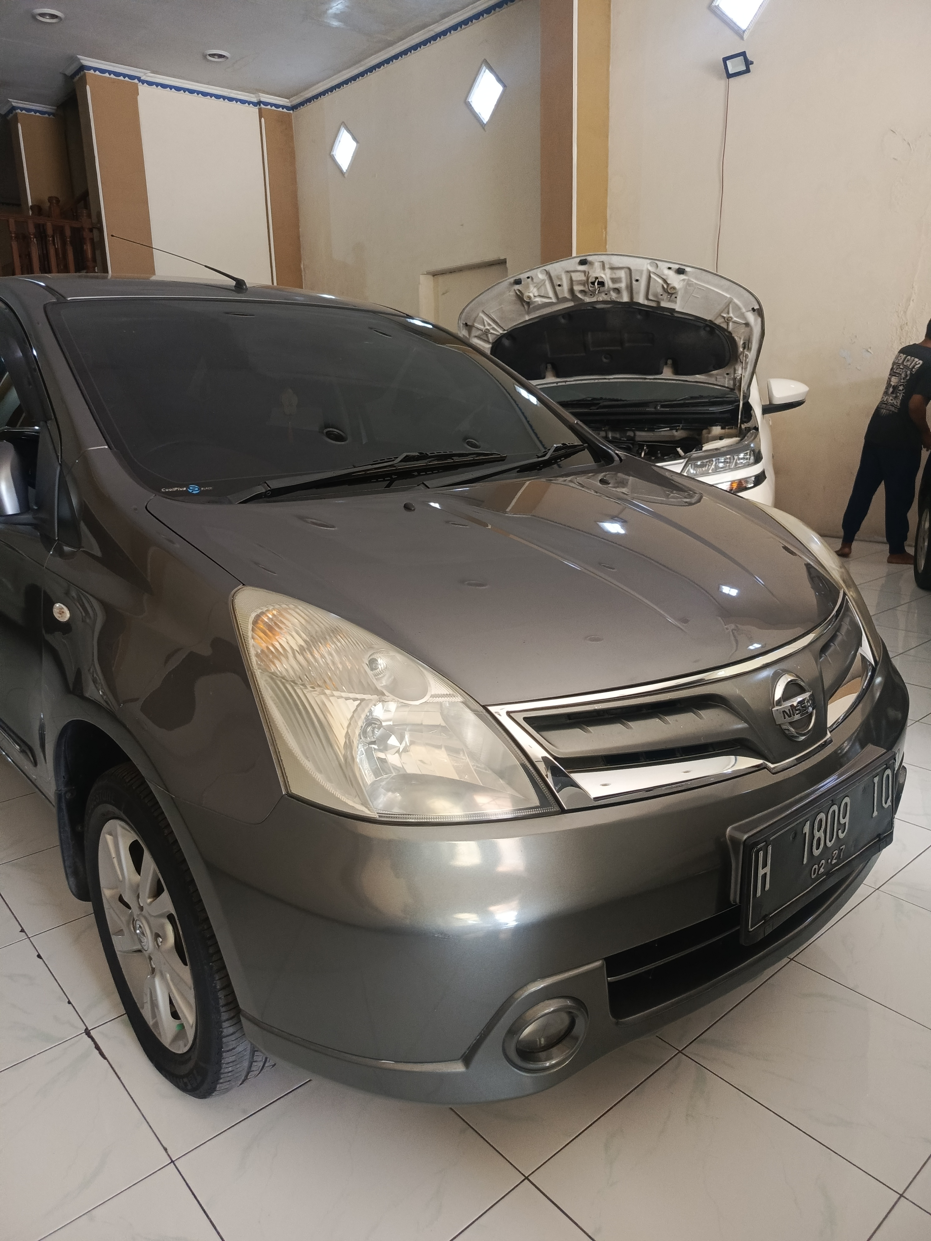 Nissan grand Livina 1.5 XV MT