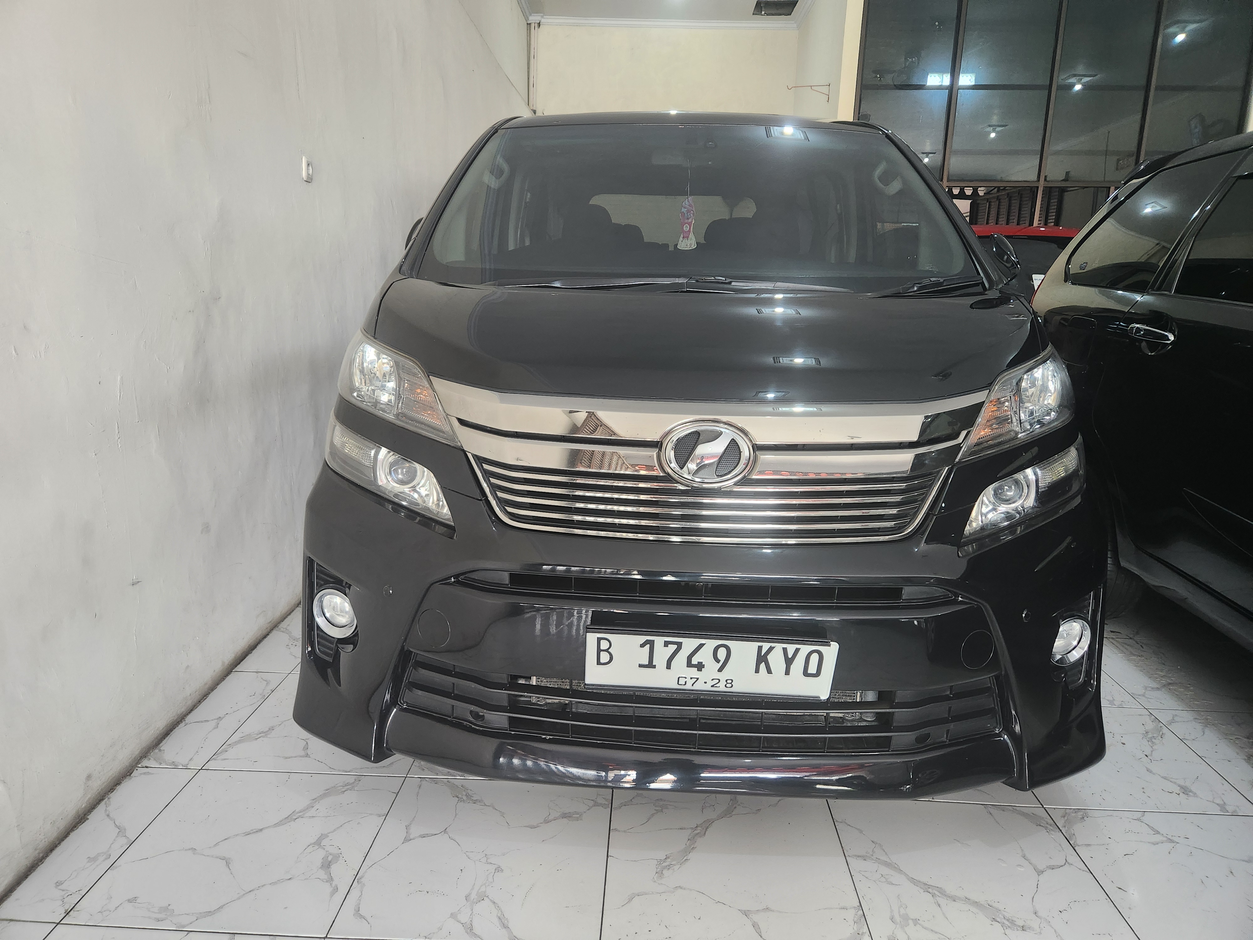 Toyota Vellfire 2.5 ZG AT