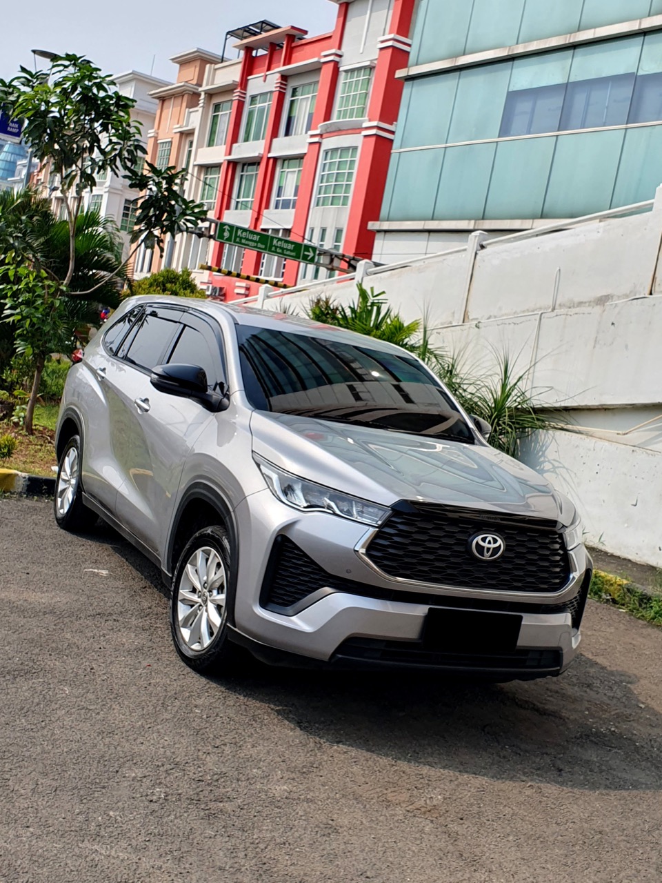 Toyota Kijang Innova Zenix 2.0 V Automatic