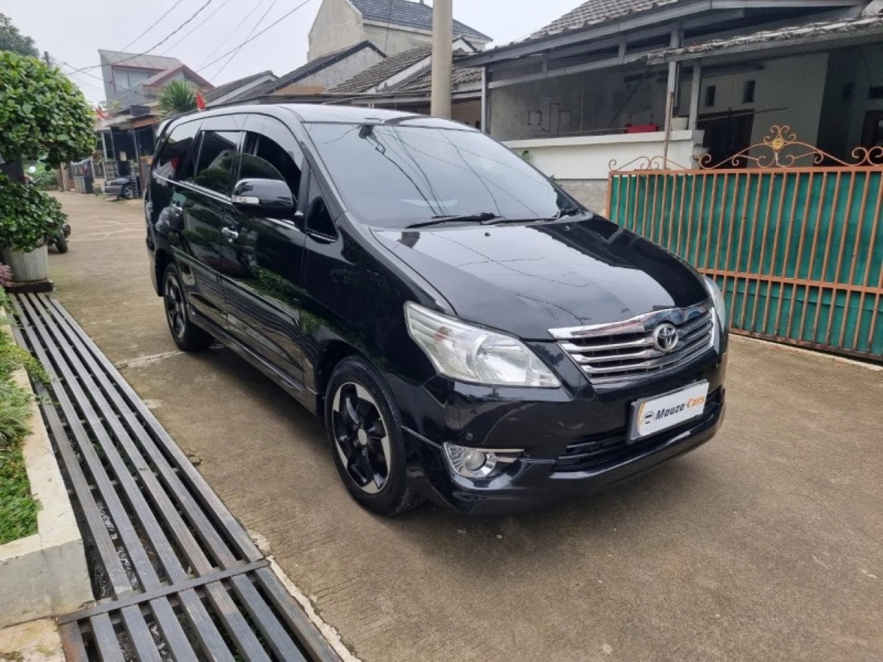 Toyota Kijang Innova 2.0 V Automatic