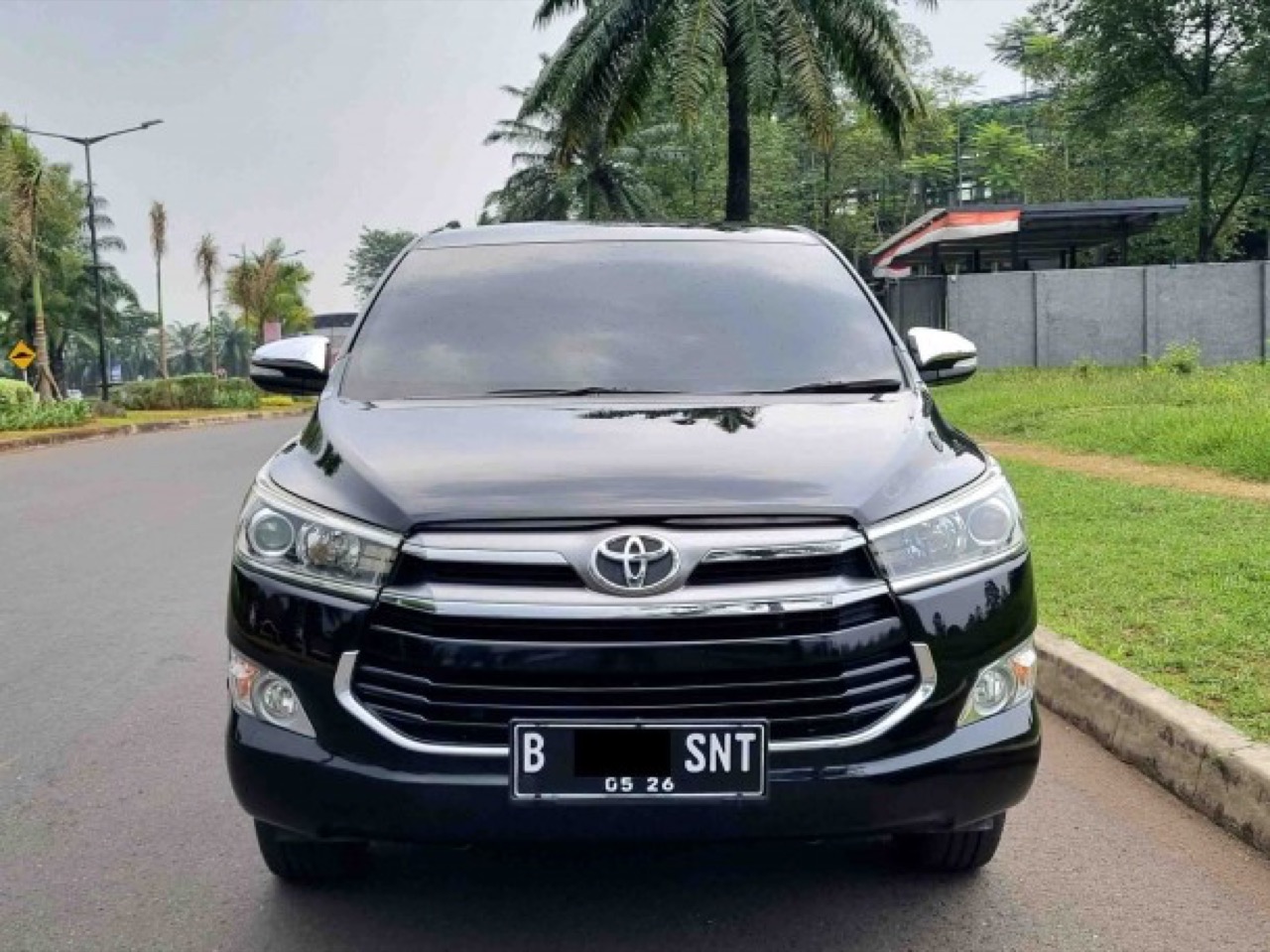 Toyota Innova 2.0 Q Automatic