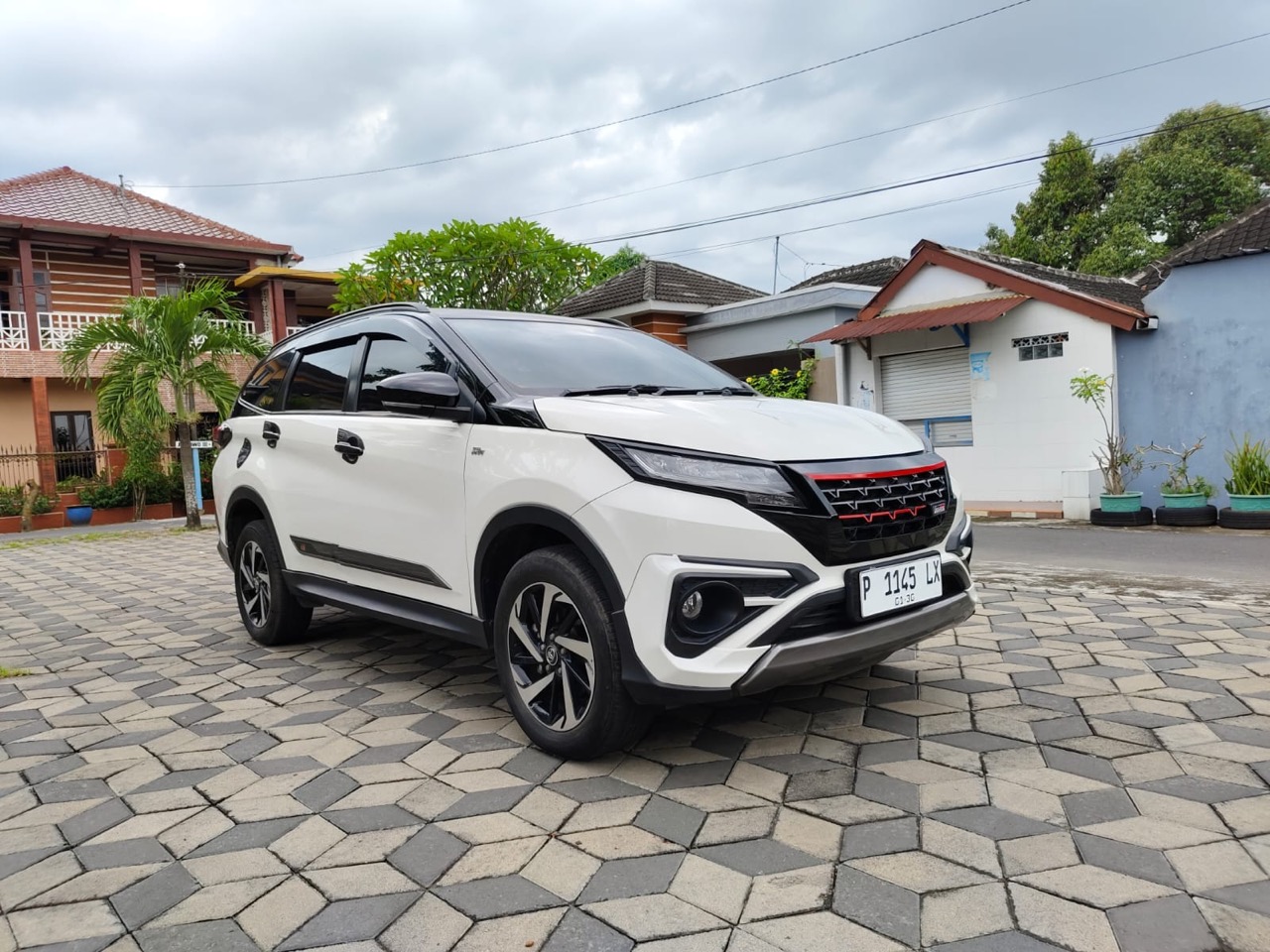Toyota Rush 1.5 GR Manual