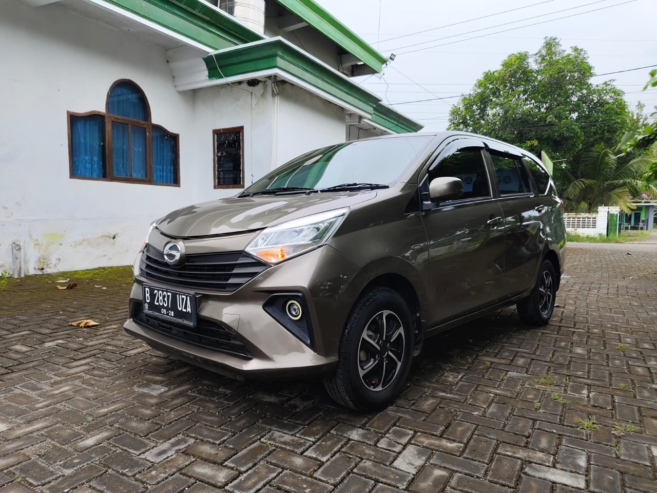 Daihatsu Sigra 1.2 M Manual
