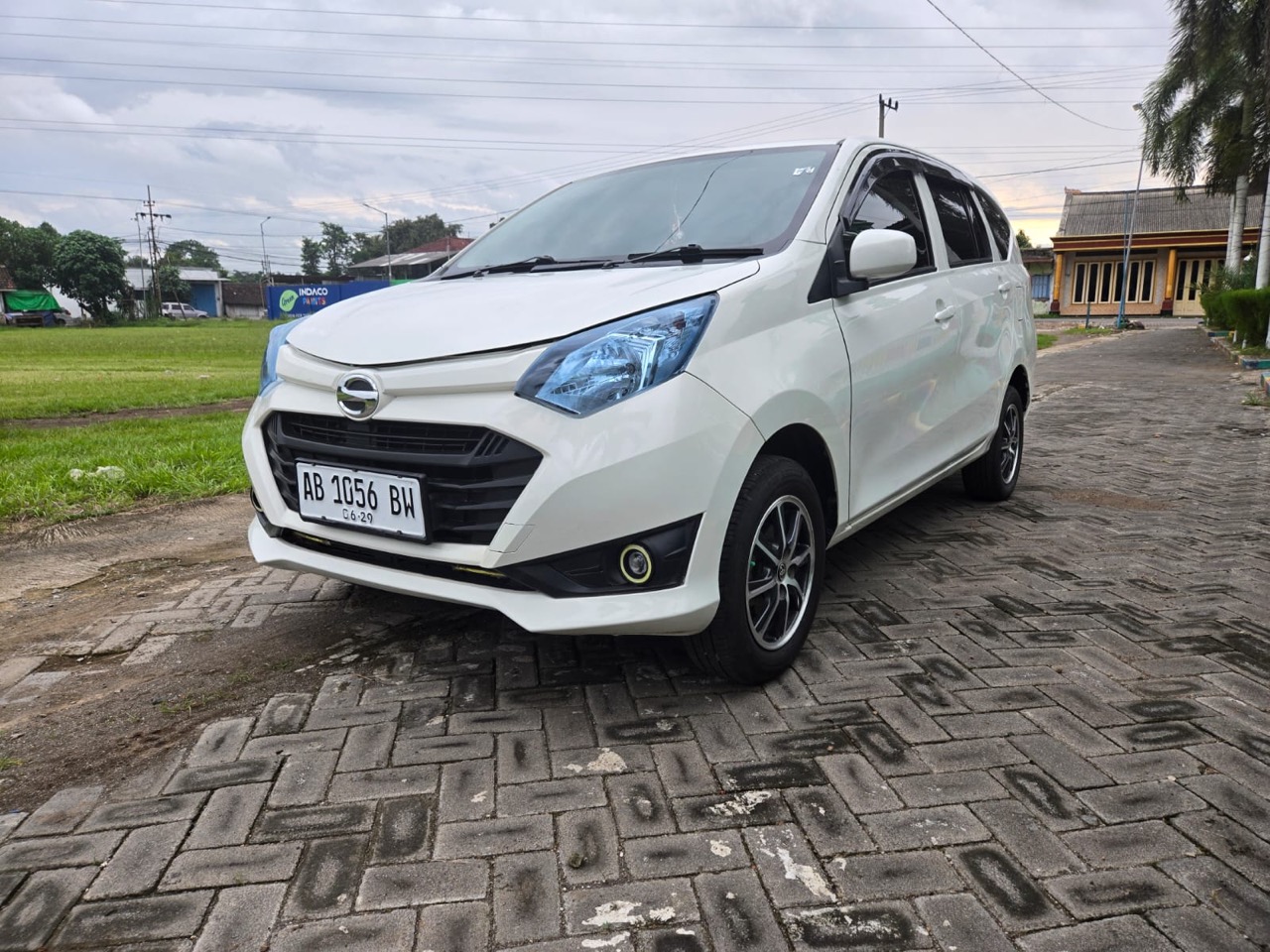 Daihatsu Sigra 1.2 M Manual