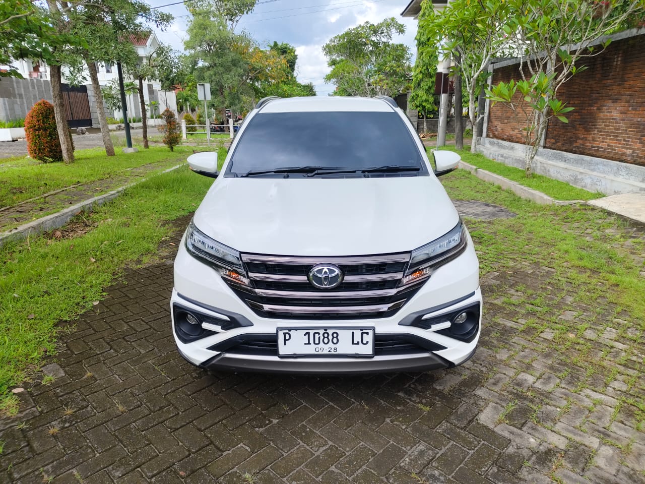 Toyota Rush 1.5 GR Manual