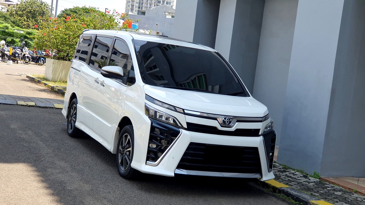 Toyota Voxy 2.0 ATPM Automatic