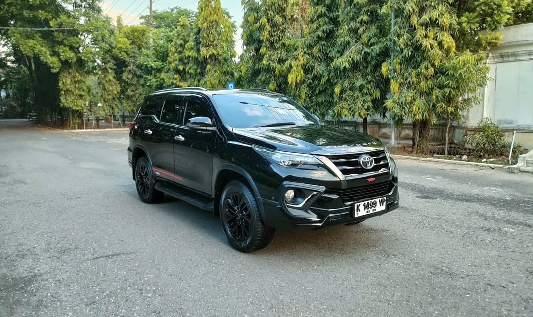 Toyota Fortuner 2.4 VRZ AT