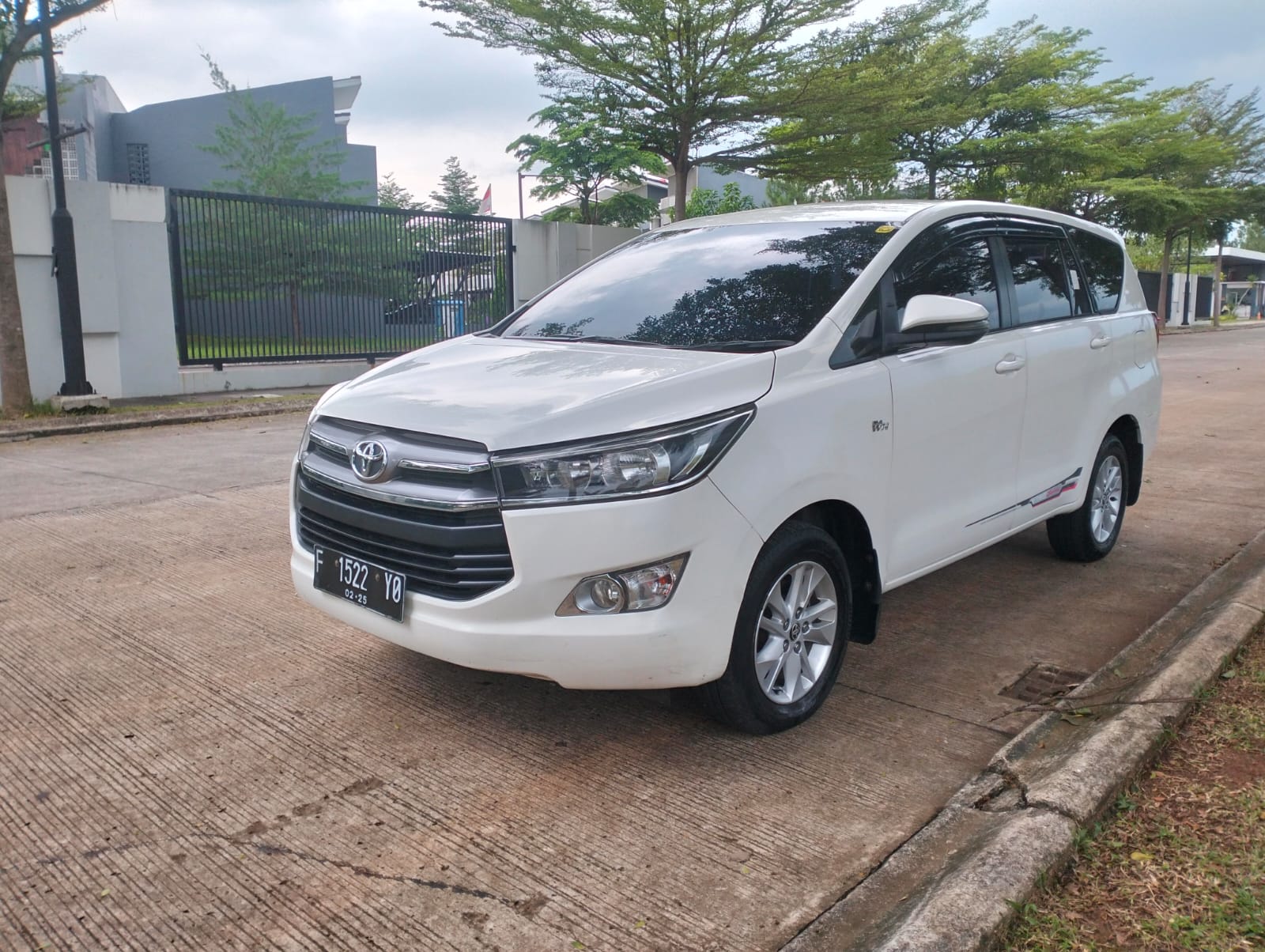 Toyota Innova 2.0 G MT