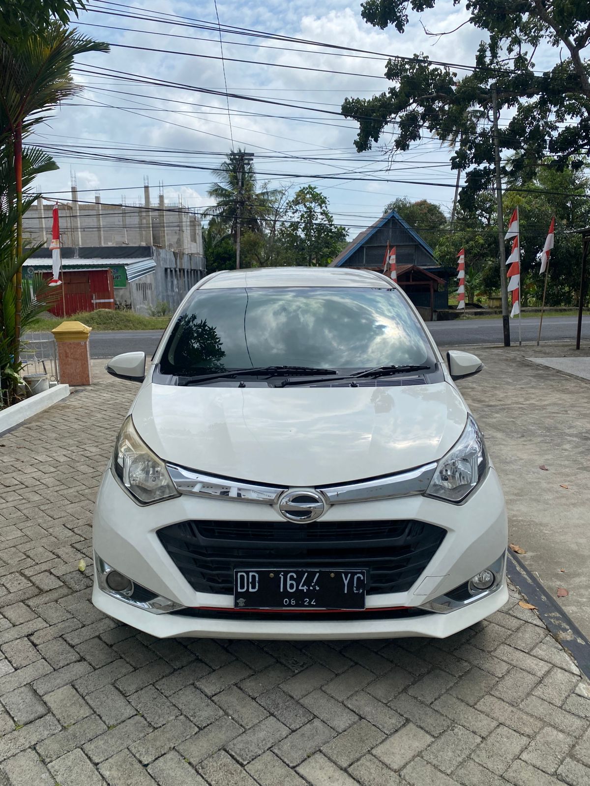 Daihatsu Sigra 1.2 R MT