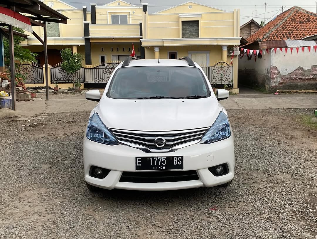 Nissan Livina 1.5 XV MT