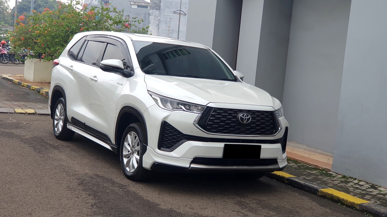 Toyota Kijang Innova Zenix 2.0 V Automatic