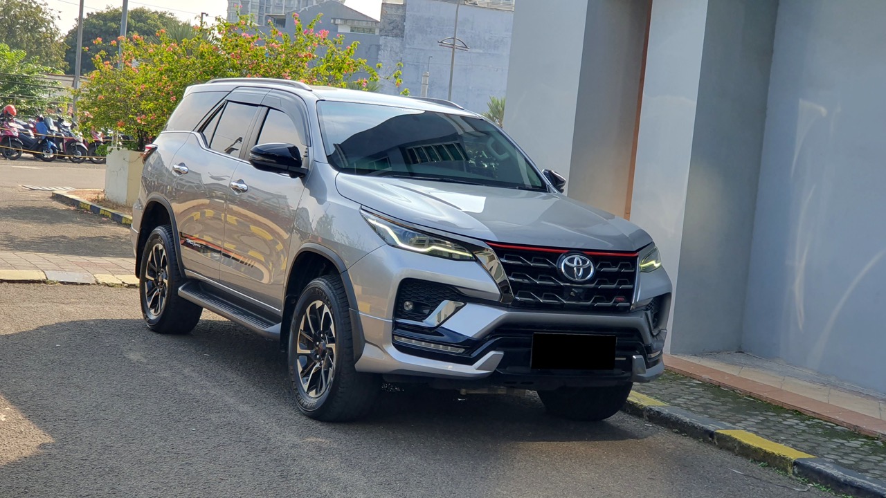 Toyota Fortuner 2.4 VRZ TRD Sportivo Automatic