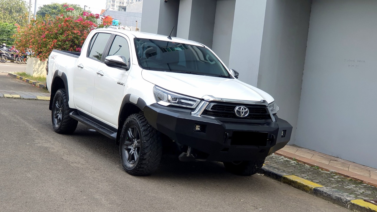 Toyota Hilux 2.4 V Double Cabin Automatic