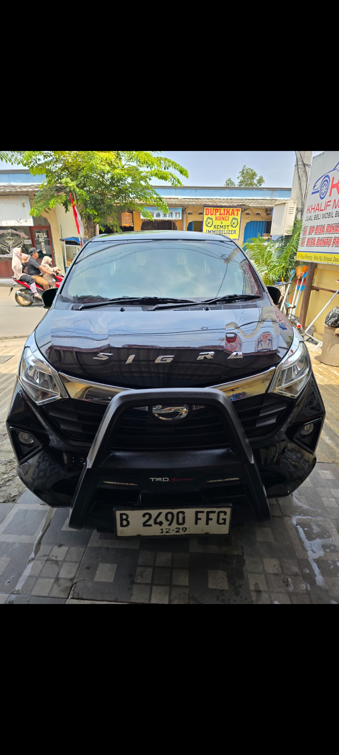 Daihatsu Sigra 1.2 R MT