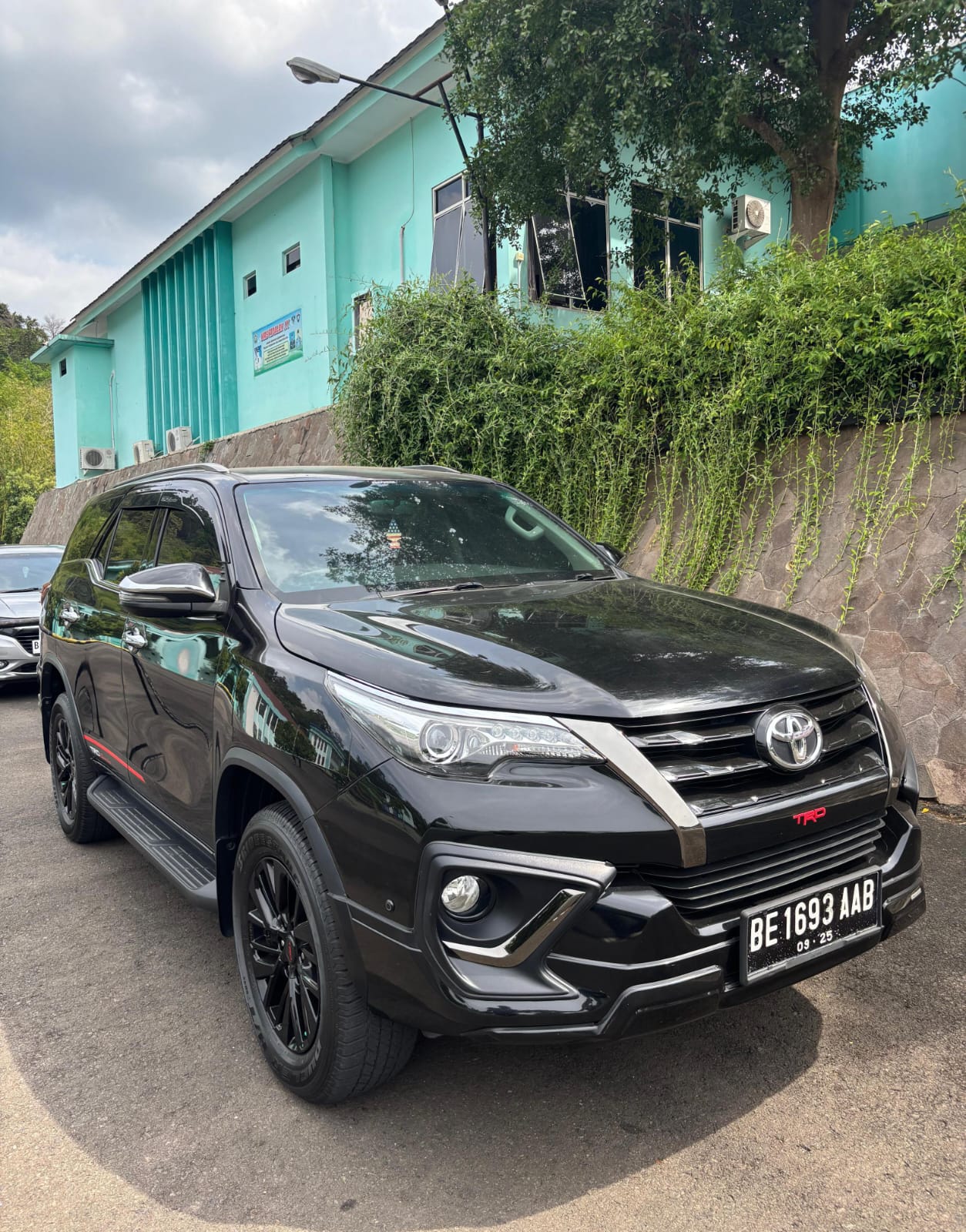 TOYOTA FORTUNER 2.5 VRZ TRD AT