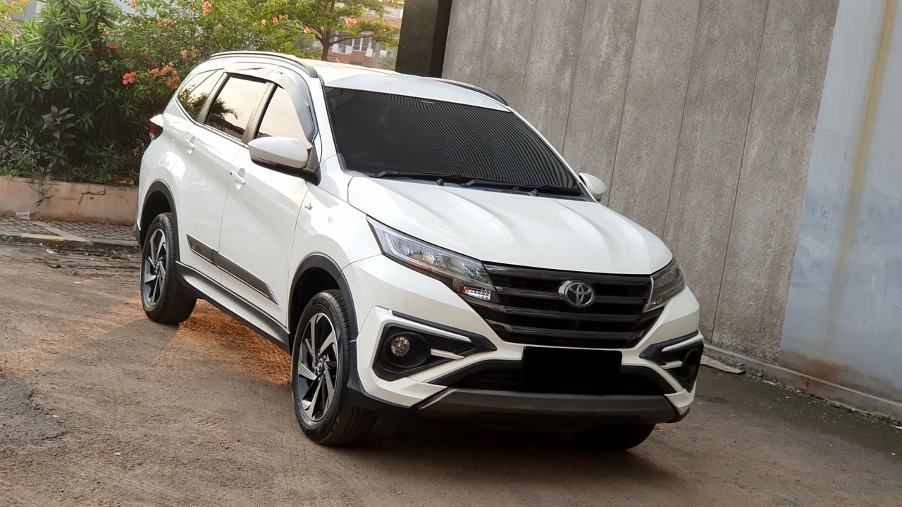 Toyota Rush 1.5 GR Sport Automatic