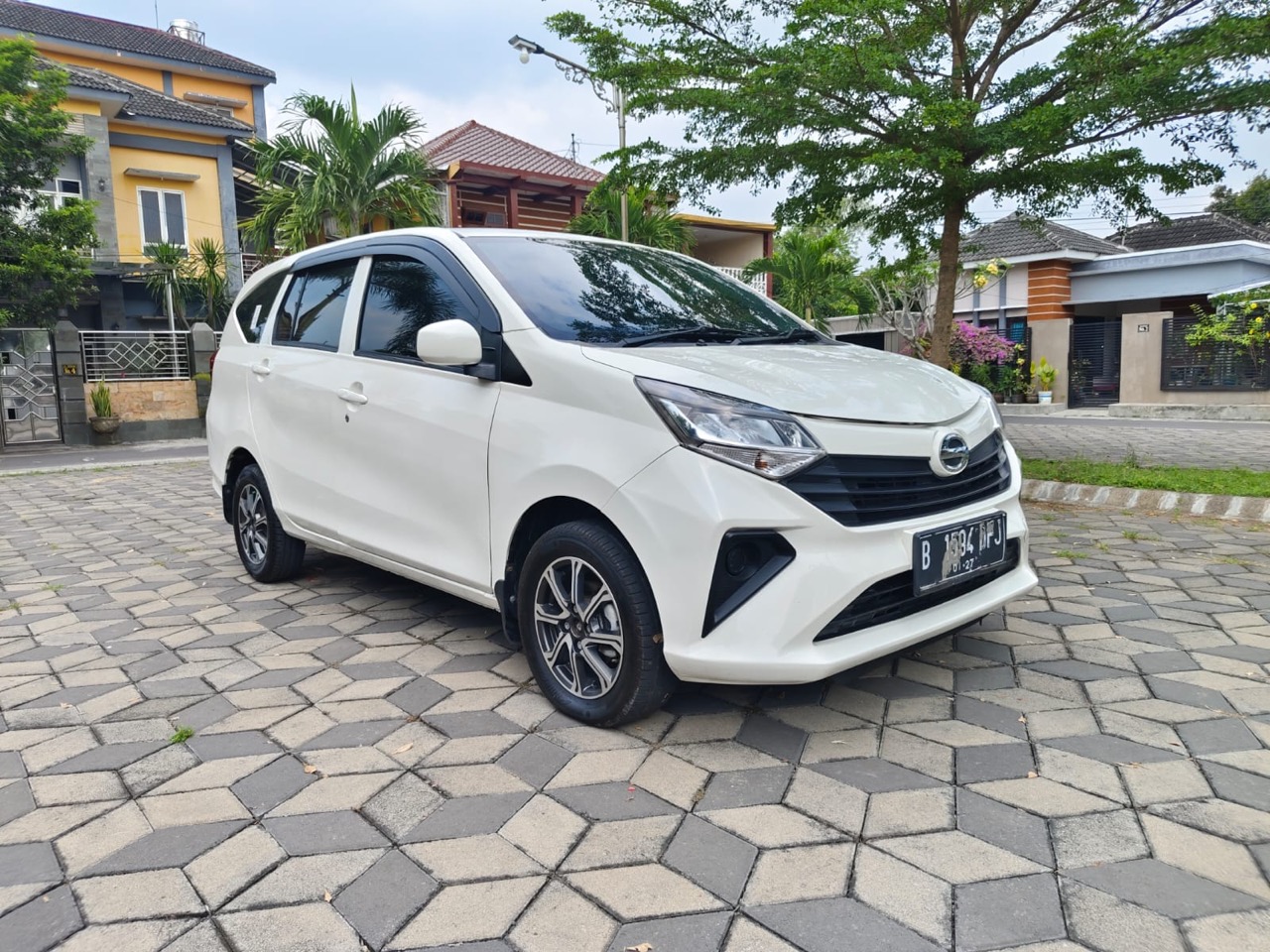 Daihatsu Sigra 1.2 X Manual