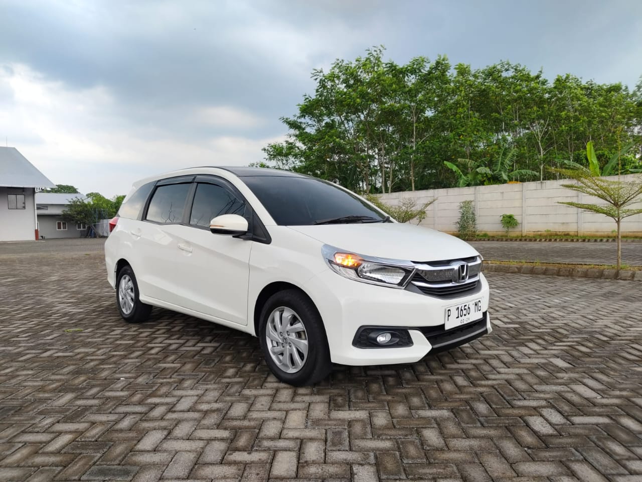 Honda Mobilio 1.5 E Manual