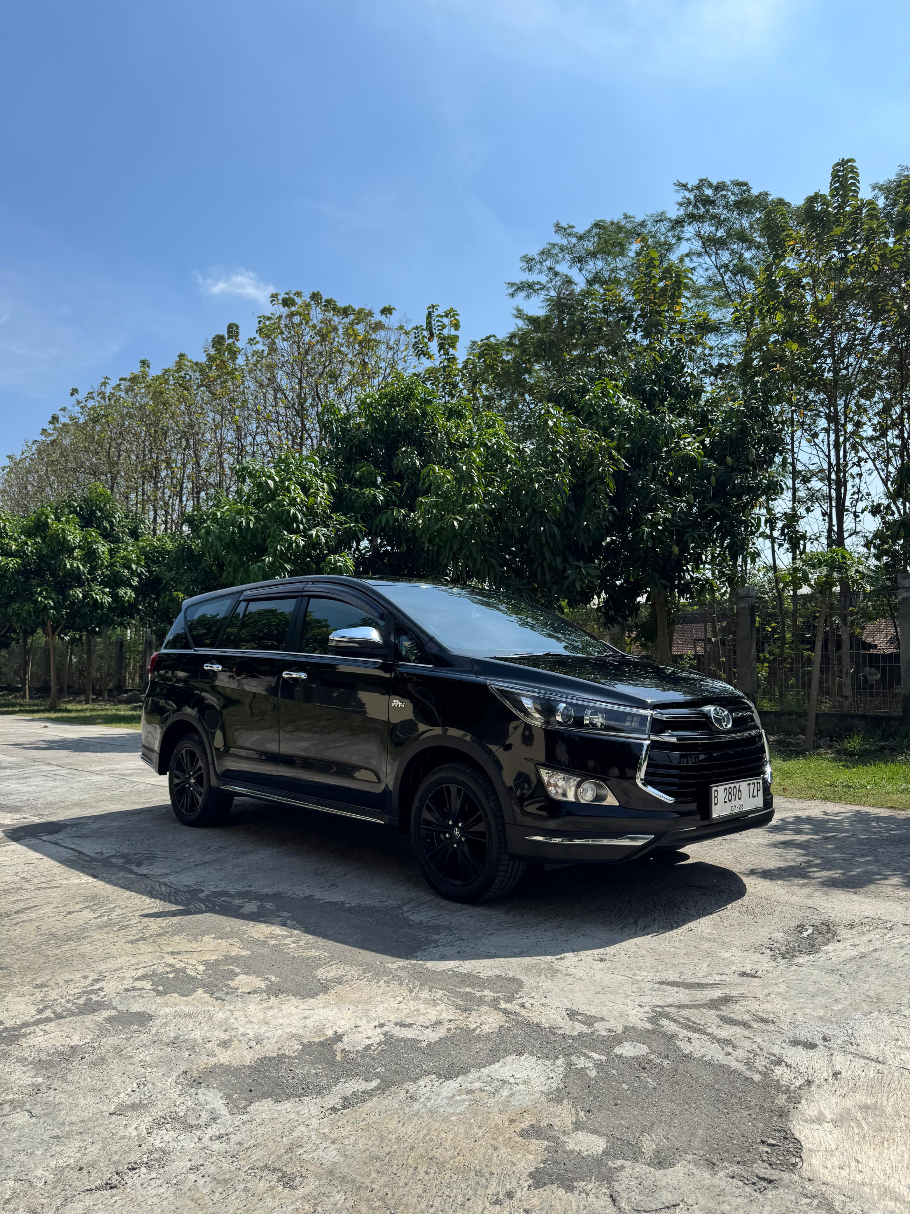 Toyota Innova 2.0  Venturer AT