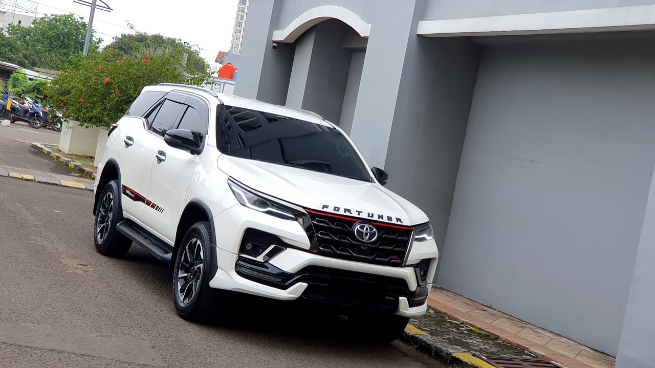 Toyota Fortuner 2.4 VRZ TRD Sportivo Automatic