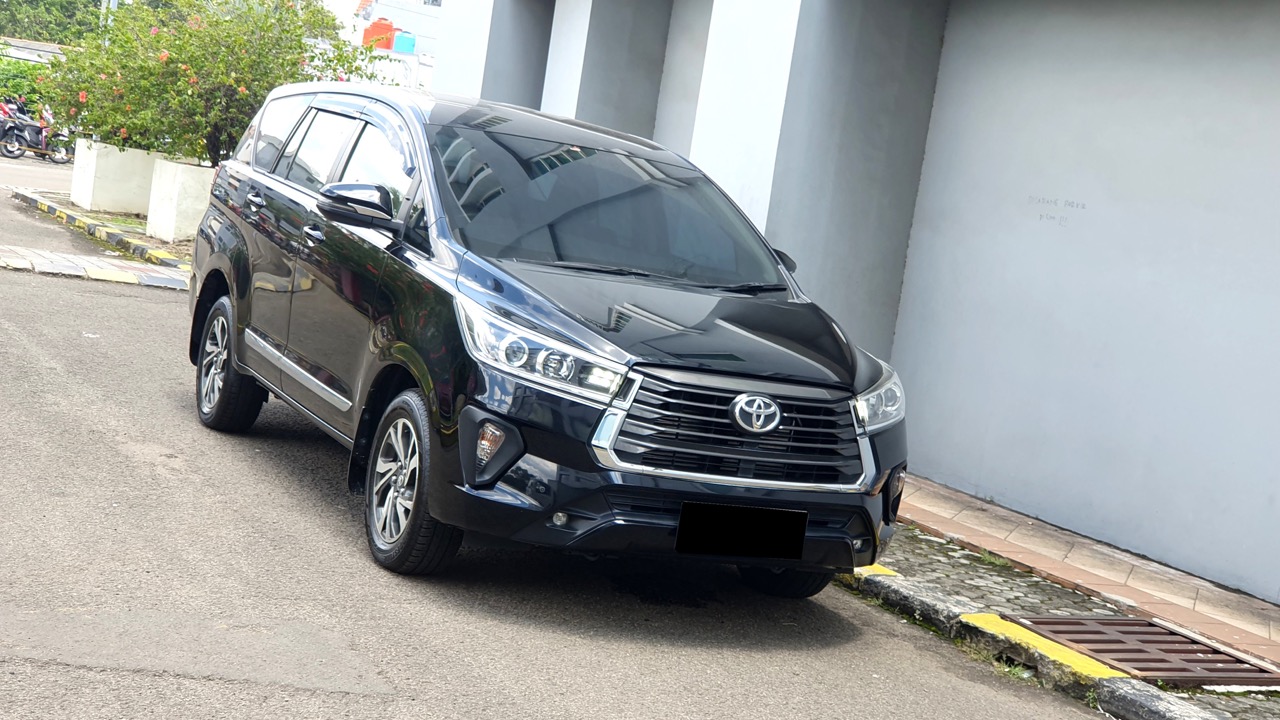 Toyota Innova Reborn 2.4 V Automatic