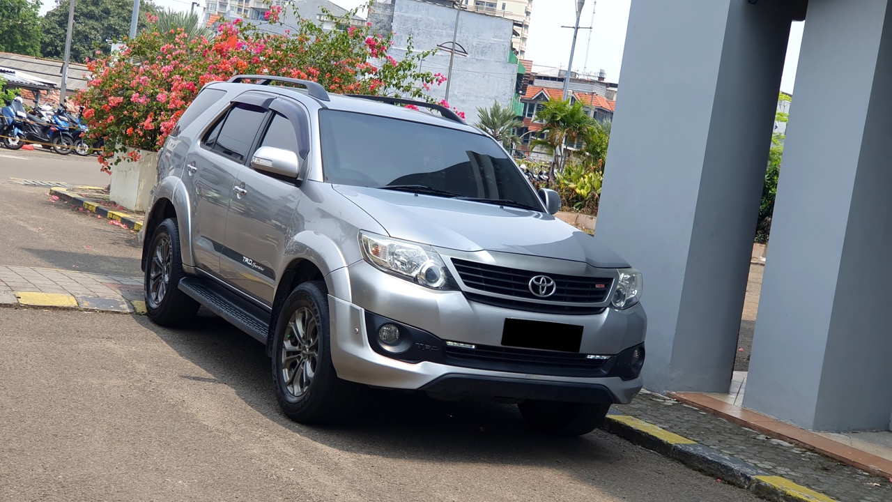 Toyota Fortuner 2.7 G Luxury TRD Automatic