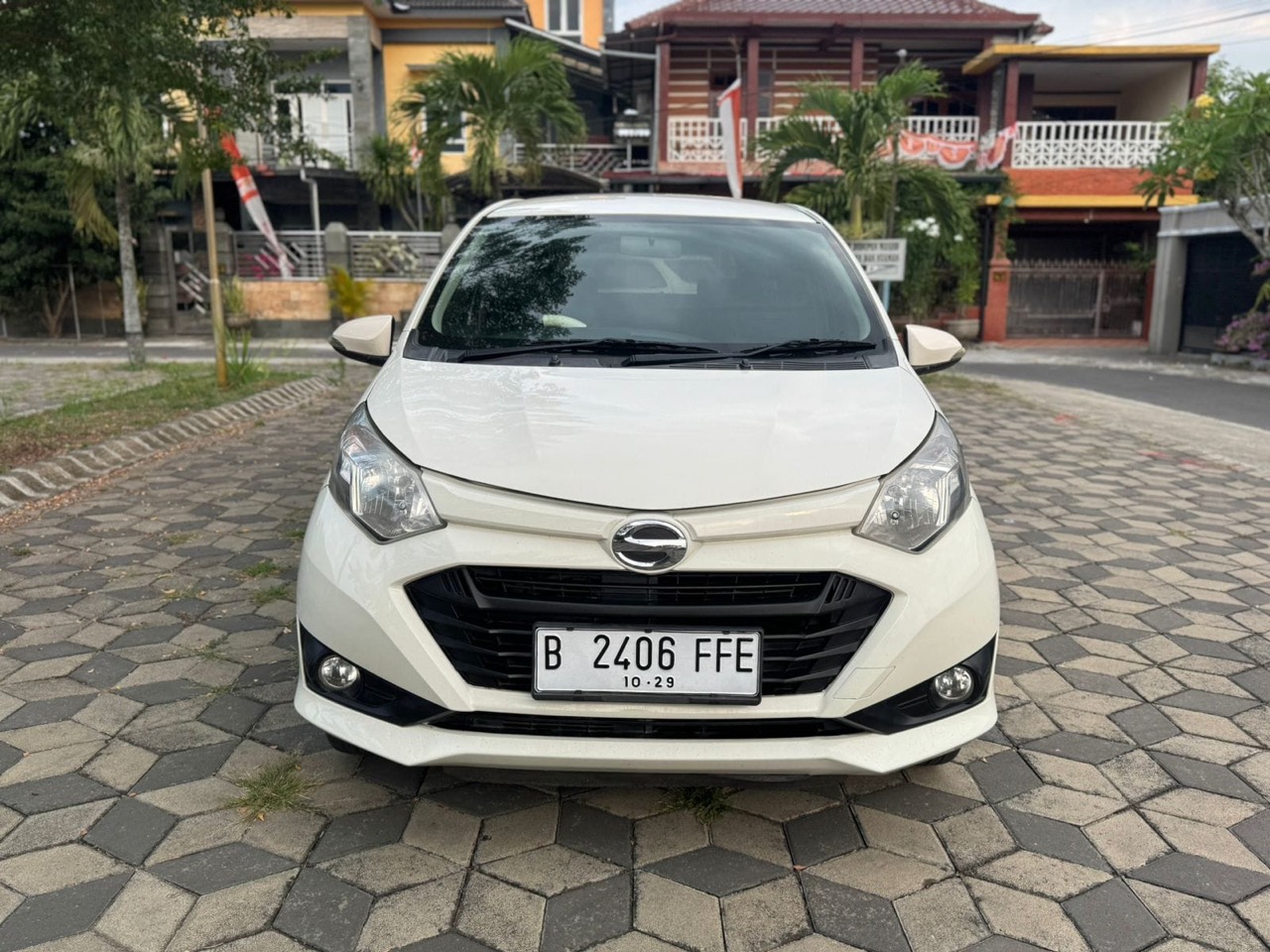Daihatsu Sigra 1.0 M Manual