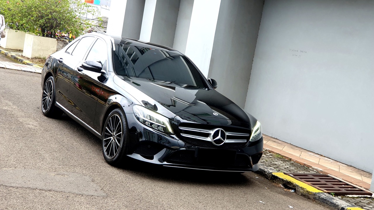 Mercedes Benz C200 1.5 Turbo EQ Boost Automatic