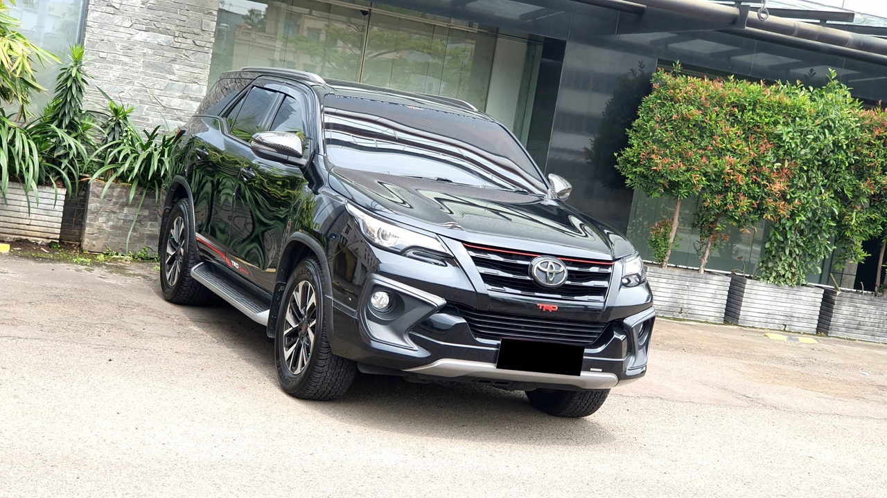 Toyota Fortuner 2.4 VRZ TRD Sportivo Automatic