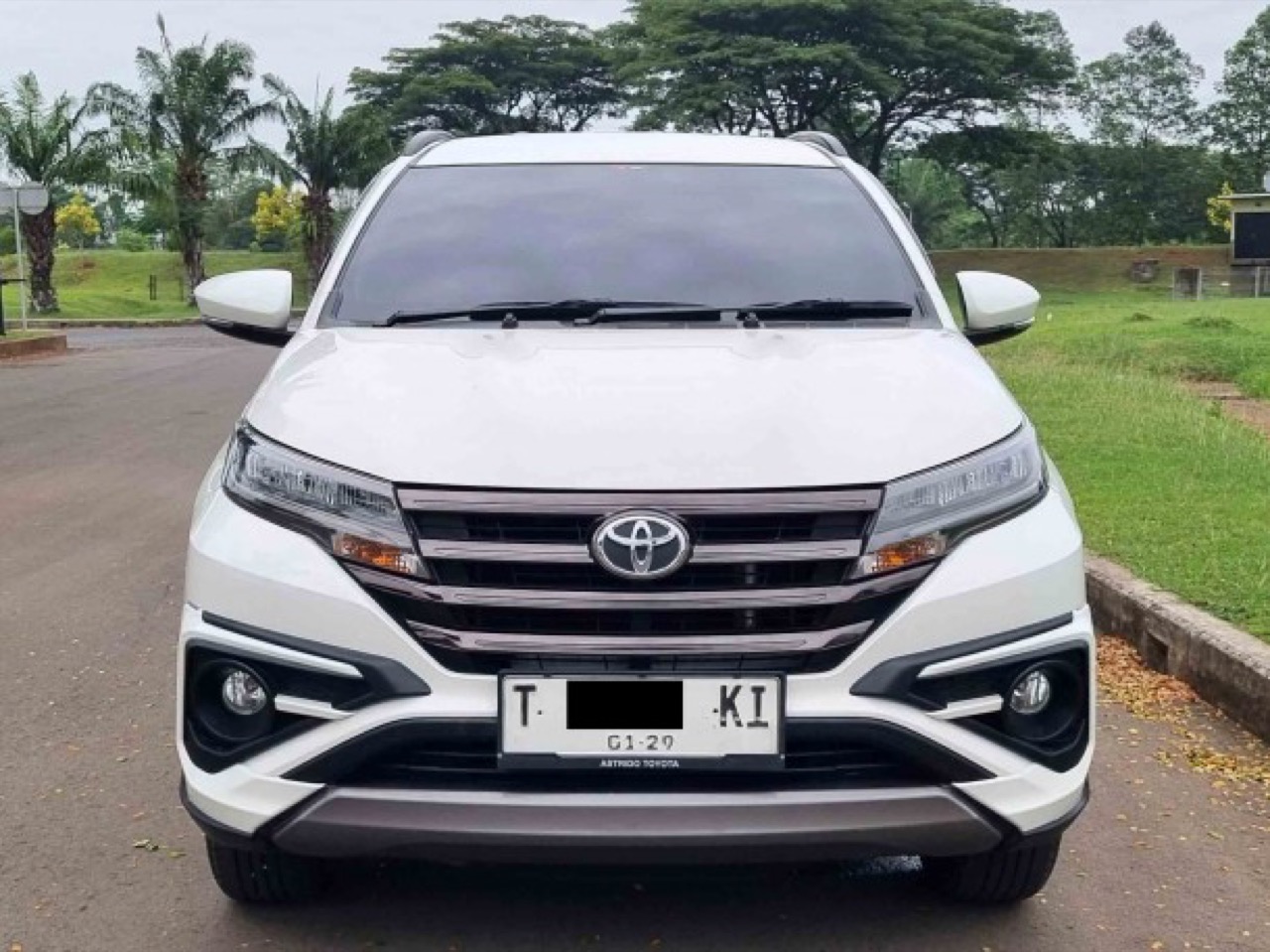 Toyota Rush 1.5 GR Automatic