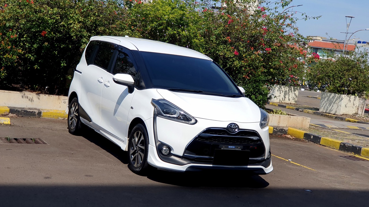 Toyota Sienta 1.5 Q Automatic