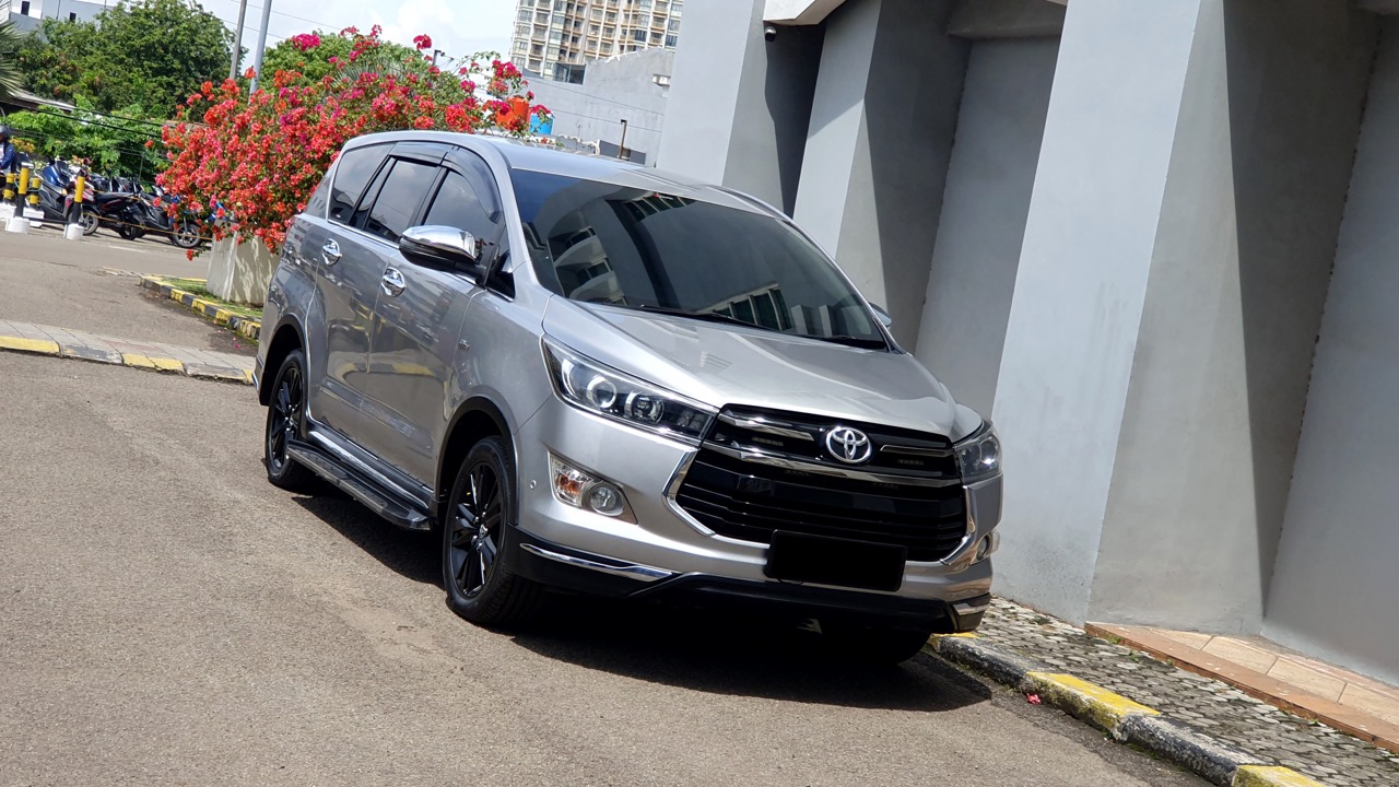 Toyota Kijang Innova Reborn 2.0 Venturer Automatic