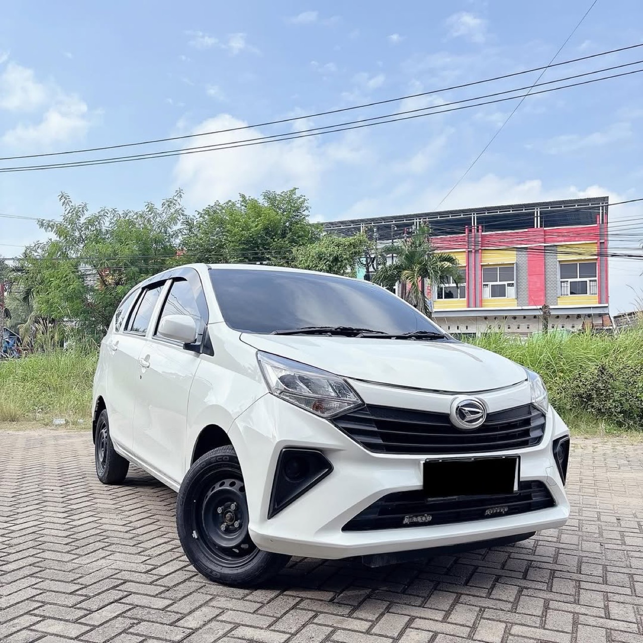 Daihatsu Sigra 1.0 M Manual